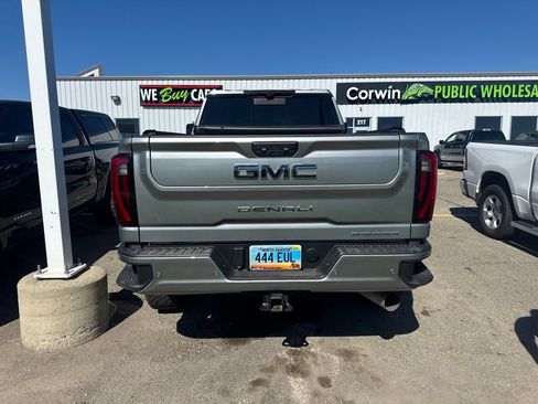 Used 2025 GMC Sierra 2500 Denali Ultimate AWD/4WD image 4