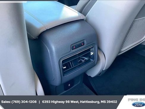 Used 2021 Lincoln Corsair FWD w/ Premium Package image 23