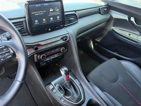 Used 2019 Hyundai Veloster 2.0 Premium FWD image 23