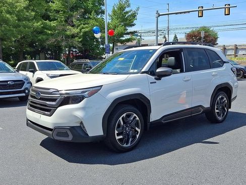 Certified 2025 Subaru Forester Limited AWD/4WD image 5