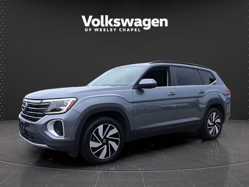 Certified 2025 Volkswagen Atlas SE AWD/4WD image 4