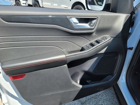 New 2025 Ford Escape ST-Line w/ Tech Pack #1 image 8