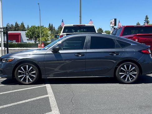 Used 2024 Honda Civic EX-L image 8