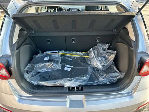 New 2025 Hyundai Venue SEL FWD image 22