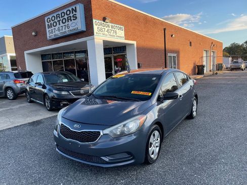 Used 2016 Kia Forte LX FWD image 2