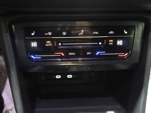 Used 2023 Volkswagen Tiguan SE R-Line image 26