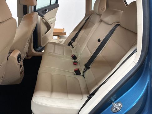 Used 2017 Volkswagen Tiguan S image 15
