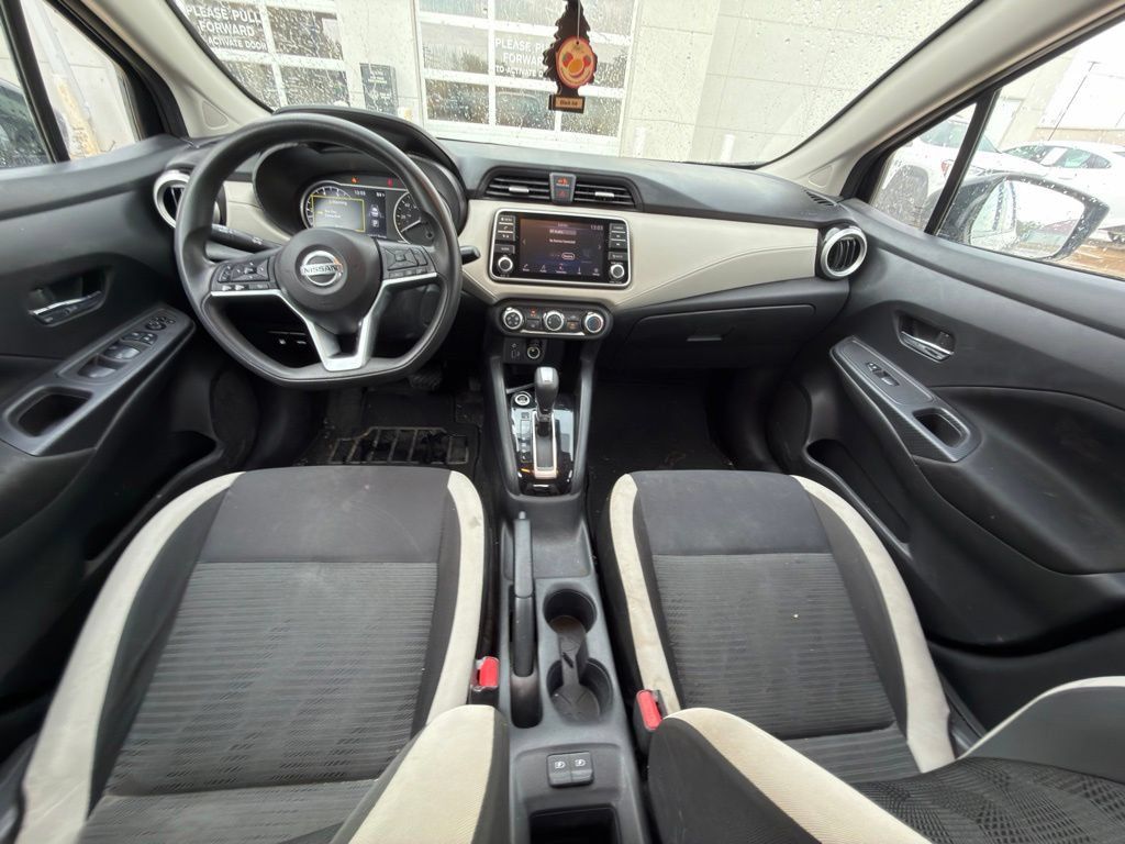 Used 2021 Nissan Versa SV FWD image 9