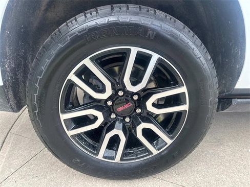 Used 2023 GMC Yukon XL AT4 w/ AT4 Premium Plus Package image 5
