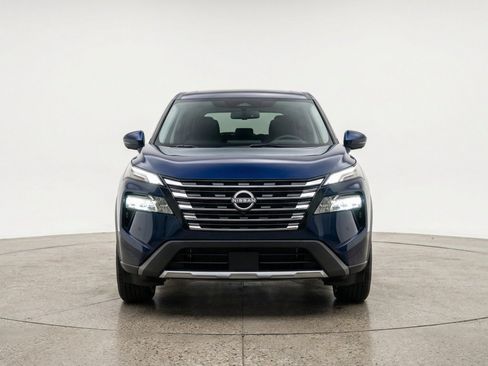 Used 2025 Nissan Rogue SV FWD image 2