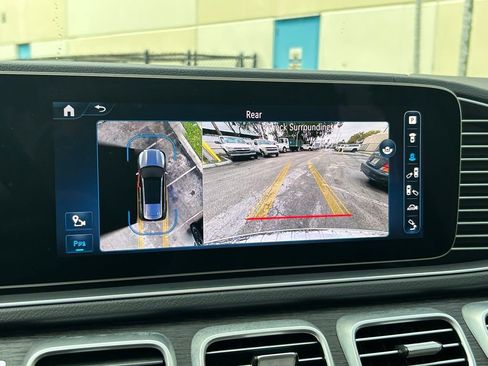 Used 2024 Mercedes-Benz GLS 450 4MATIC image 29