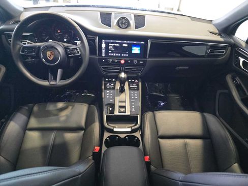 Used 2025 Porsche Macan AWD/4WD image 19