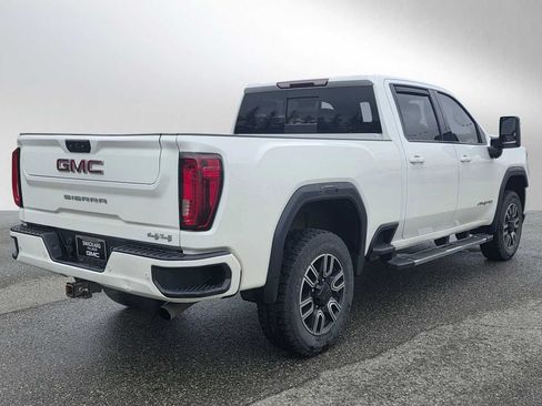 Used 2020 GMC Sierra 2500 AT4 w/ AT4 Premium Package AWD/4WD image 3