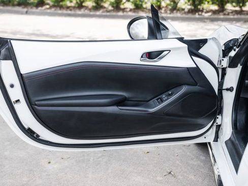 Used 2017 MAZDA MX-5 Miata Club w/ Brembo/BBS Package image 62