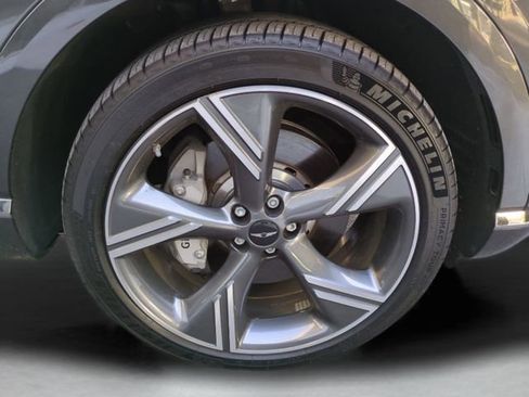 Certified 2025 Genesis GV80 2.5T Prestige AWD/4WD image 9