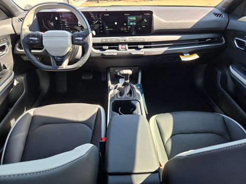 New 2025 Kia K4 GT-Line image 11