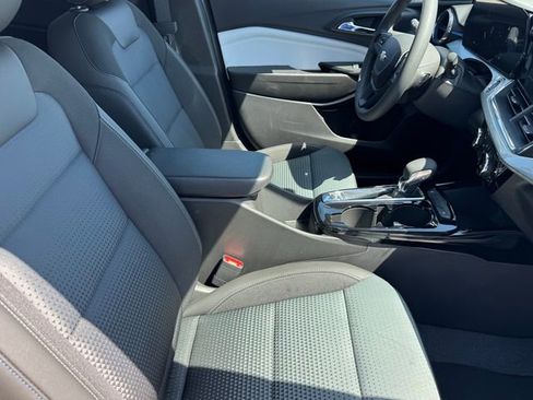 New 2026 Chevrolet Trax LT FWD image 7