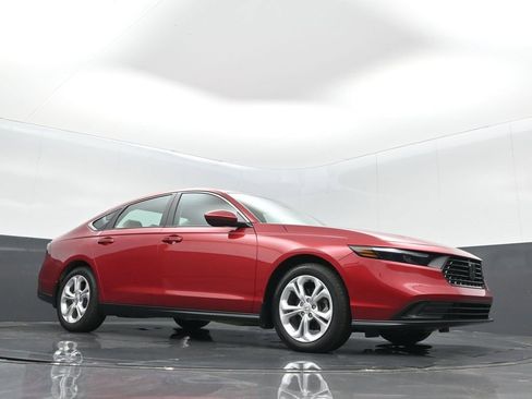 Used 2025 Honda Accord LX image 26