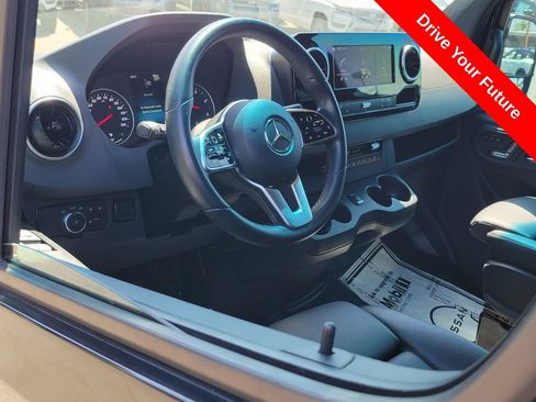 Used 2024 Mercedes-Benz Sprinter 2500 image 5