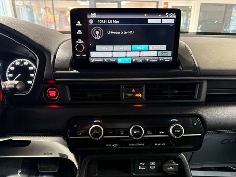 Used 2024 Honda Pilot Touring image 16