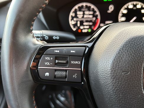 Used 2025 Honda HR-V Sport image 17