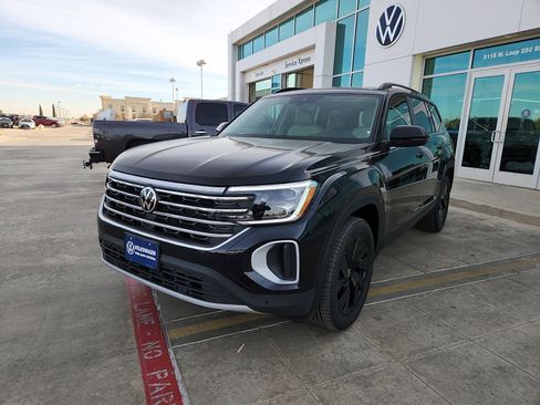 New 2026 Volkswagen Atlas SE image 3