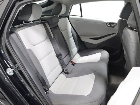 Used 2020 Hyundai Ioniq SE image 25