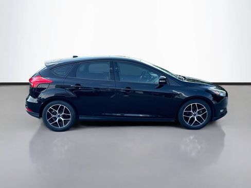 Used 2017 Ford Focus SEL FWD image 9