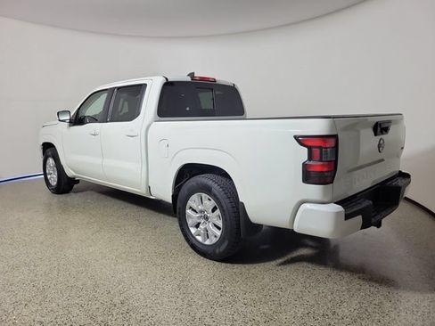 Used 2024 Nissan Frontier SV RWD image 7