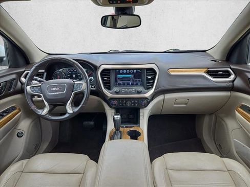 Used 2017 GMC Acadia Denali w/ Technology Package FWD image 16