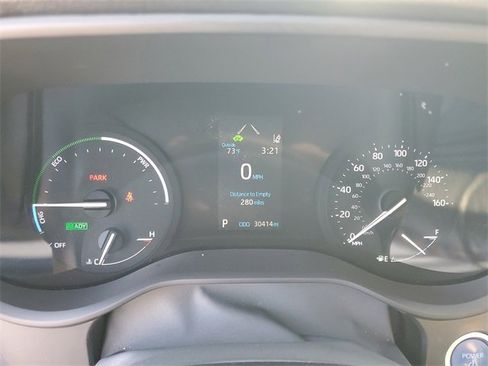 Used 2024 Toyota Sienna XSE image 35