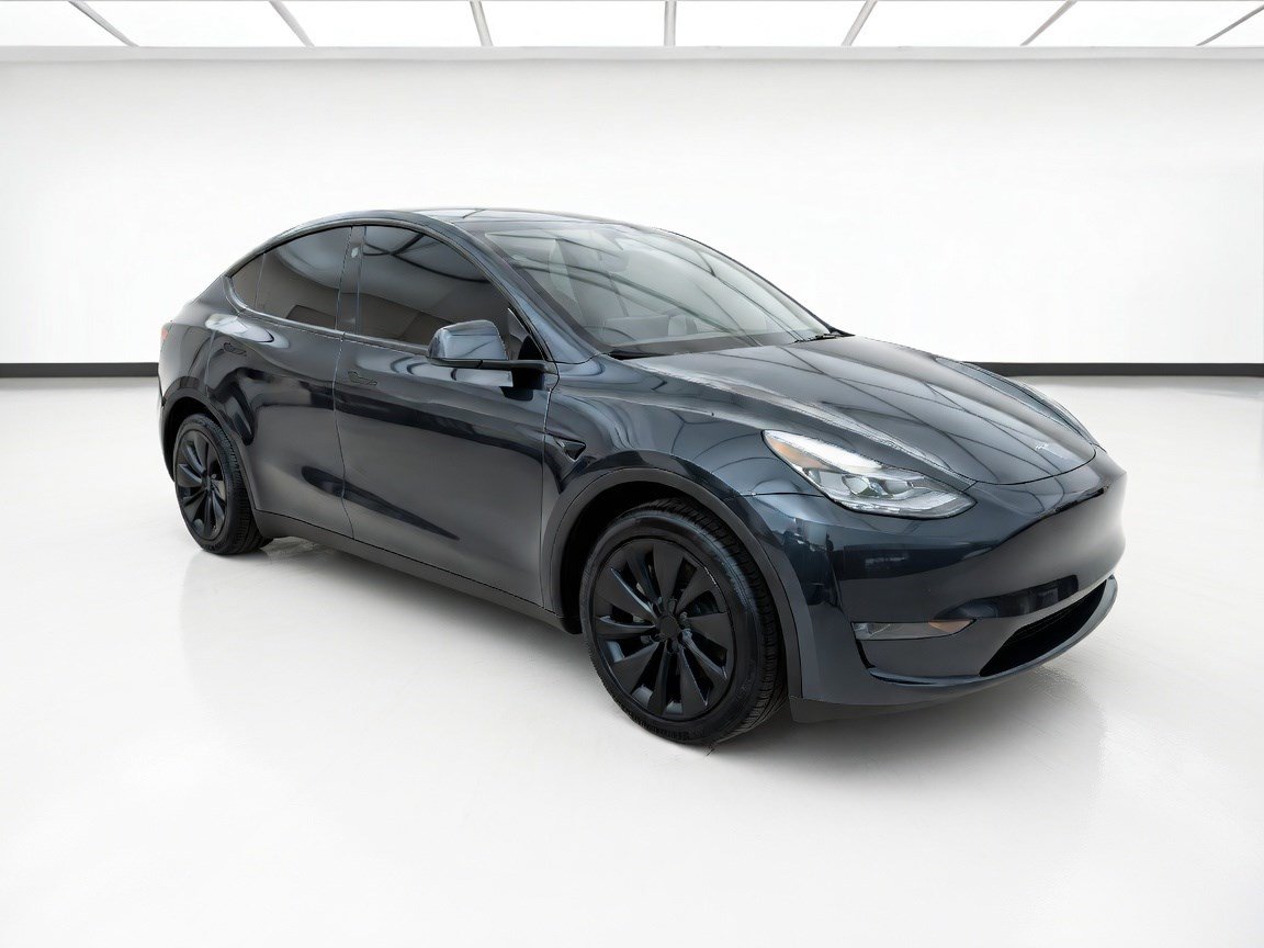 Used 2024 Tesla Model Y Long Range AWD/4WD image 3