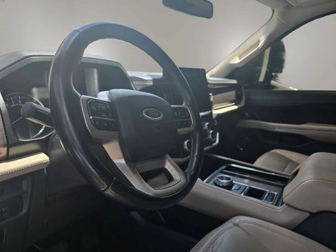 Used 2022 Ford Expedition Max Limited RWD image 5