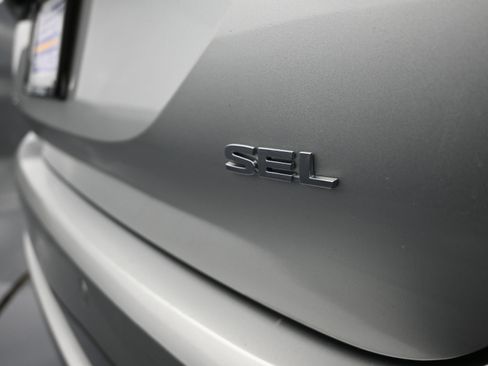 Used 2022 Mitsubishi Outlander SEL image 38