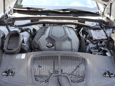 Used 2026 Porsche Macan AWD/4WD image 60