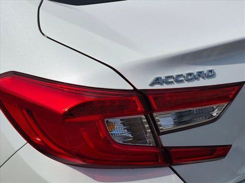 Used 2019 Honda Accord EX image 13