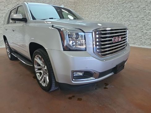 Used 2018 GMC Yukon SLT w/ Premium Edition image 7