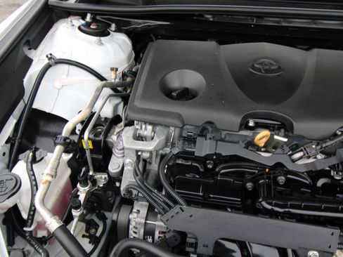 Used 2023 Toyota Camry SE image 25