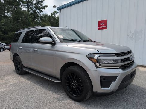 Used 2022 Ford Expedition XLT RWD image 1