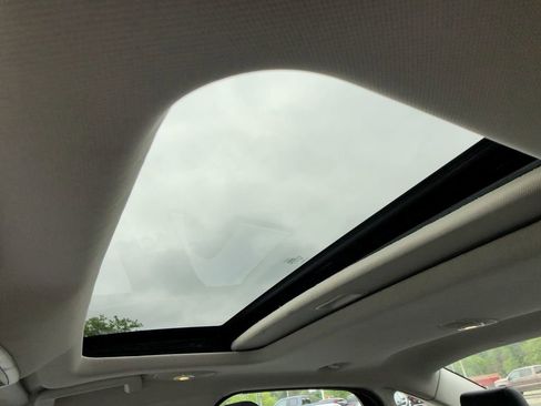Used 2012 Ford Focus SEL FWD image 23
