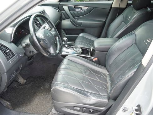 Used 2010 INFINITI FX35 AWD w/ Navigation Pkg image 13