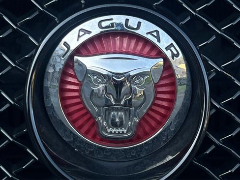 Used 2015 Jaguar XF Premium RWD image 45
