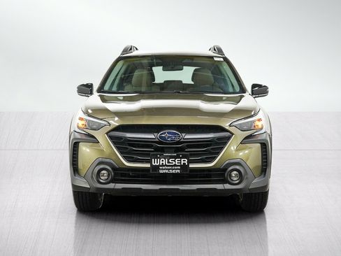 Used 2024 Subaru Outback Premium AWD/4WD image 8