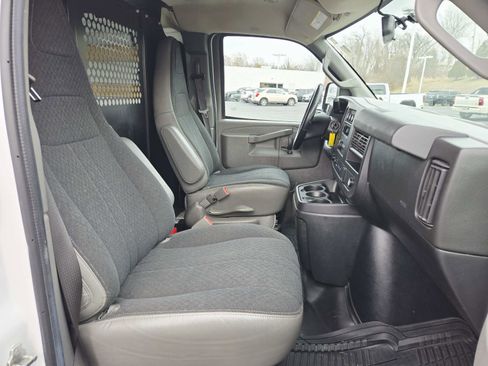 Used 2021 GMC Savana 2500 w/ Driver Convenience Package image 12
