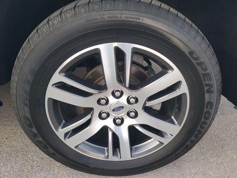 Certified 2024 Ford Expedition Max Limited image 9