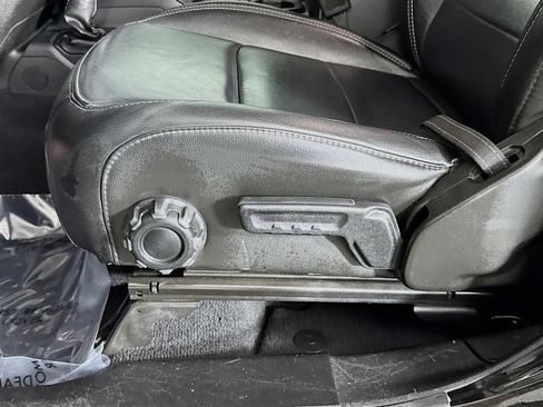 Used 2022 Jeep Gladiator Overland w/ Popular Equipment Package image 21