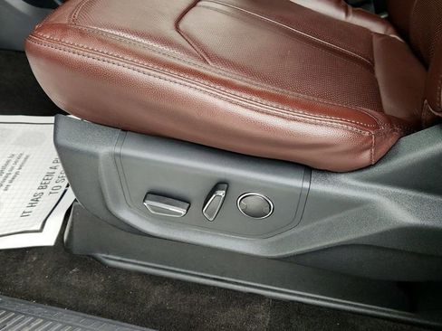 Used 2022 Ford Expedition Max Limited image 12