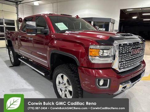 Used 2019 GMC Sierra 2500 Denali w/ Duramax Plus Package AWD/4WD image 8