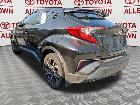 Used 2020 Toyota C-HR XLE FWD image 4