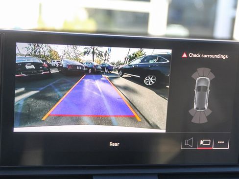 Used 2023 Audi Q5 2.0T Premium w/ Convenience Package image 26